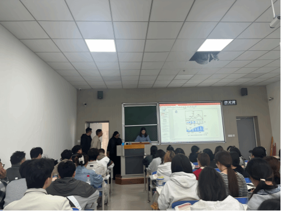 双语课堂促融合——国际交流与合作处、国际教育学院开展10月外方教师课程专项教学督导